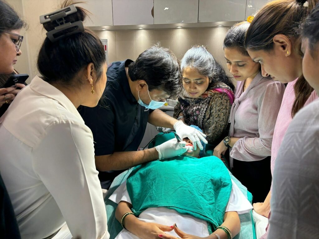 Sesiune de formare practica la Colegiul de Estetica